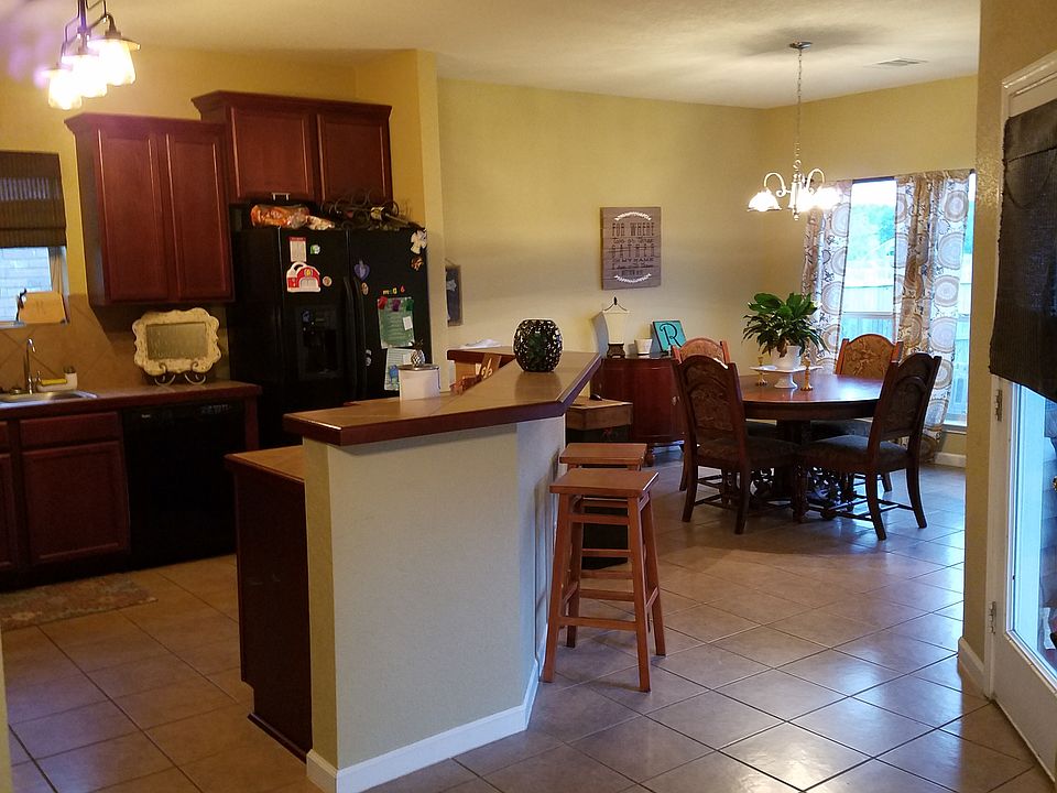 1st image of 107 Meadowvale Dr