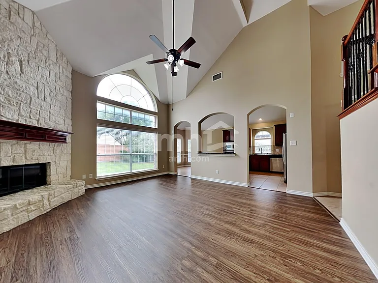 2525 Stone Meadows Dr — Photo 6
