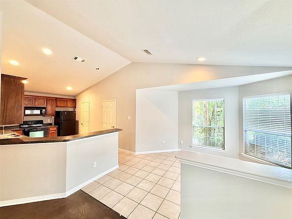 3rd image of 12112 Thicket Bend Dr