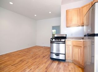 182 Green St #3, Brooklyn, NY 11222