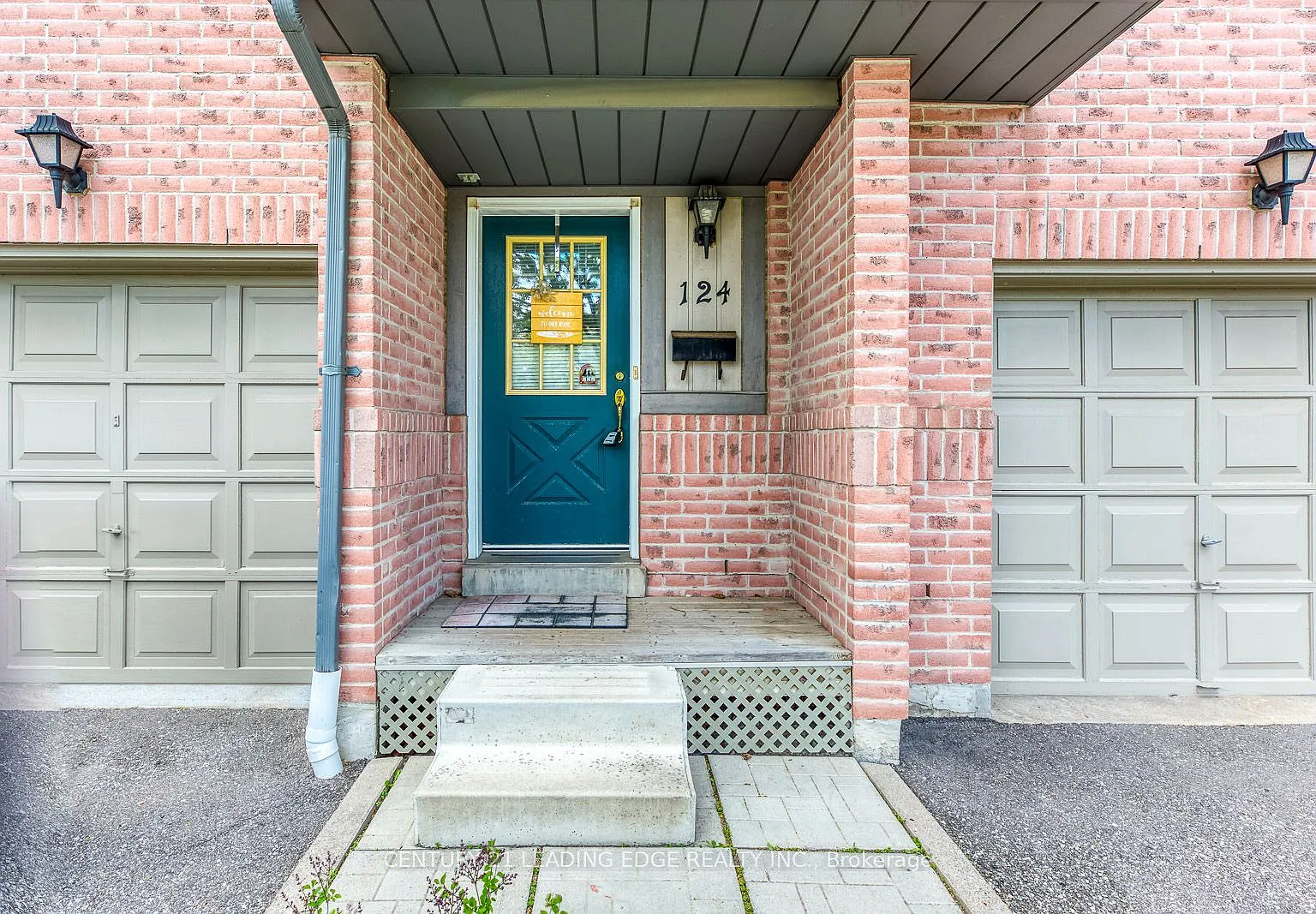 4 bed, $3,200 — Photo 2