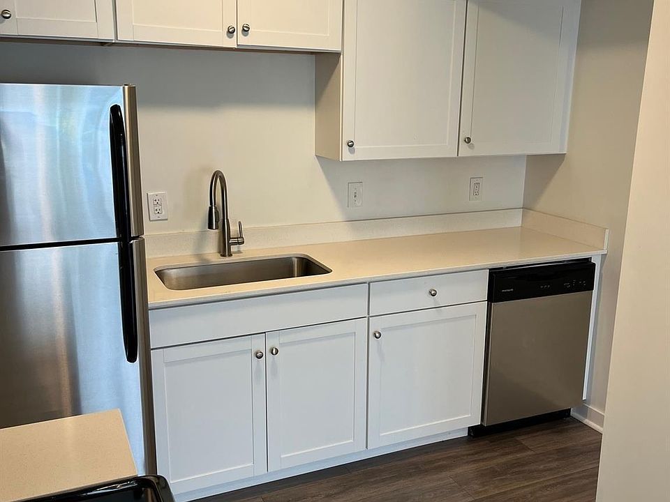 1st image of 2902 Douglas Ave Unit 210