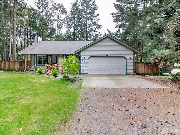 2nd image of 624 SE Pine Road