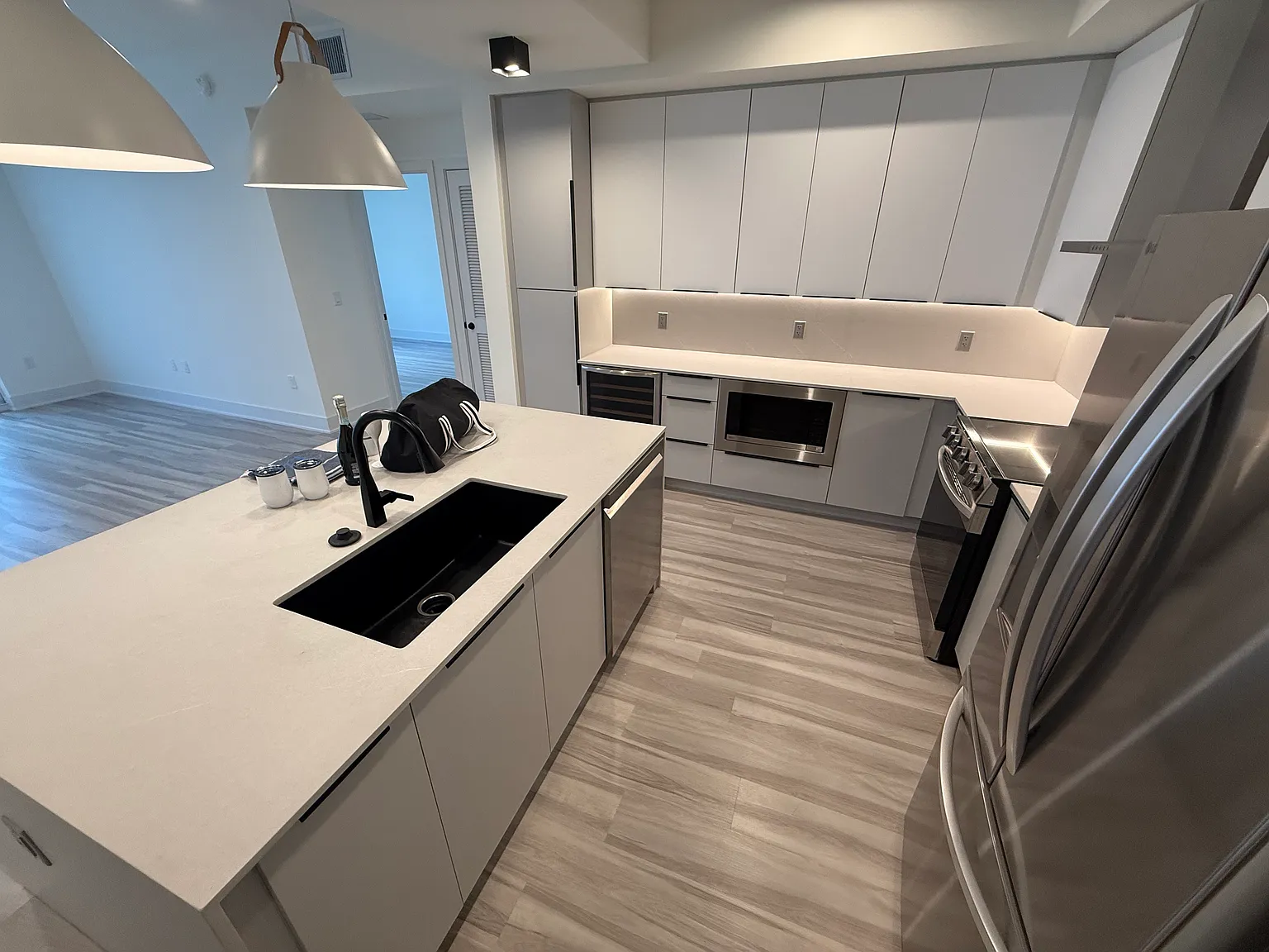 2 bed, 1176 sqft, $3,200 — Photo 2
