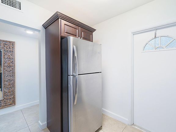 4th image of 501 N Ocean Blvd APT 10