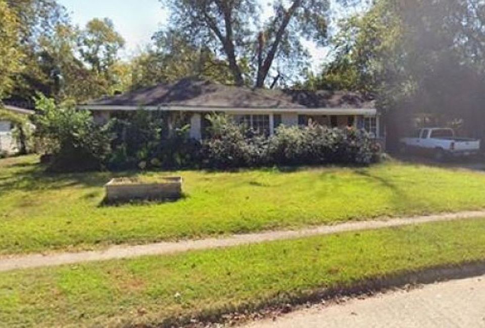 1st image of 261 Stuart Ave