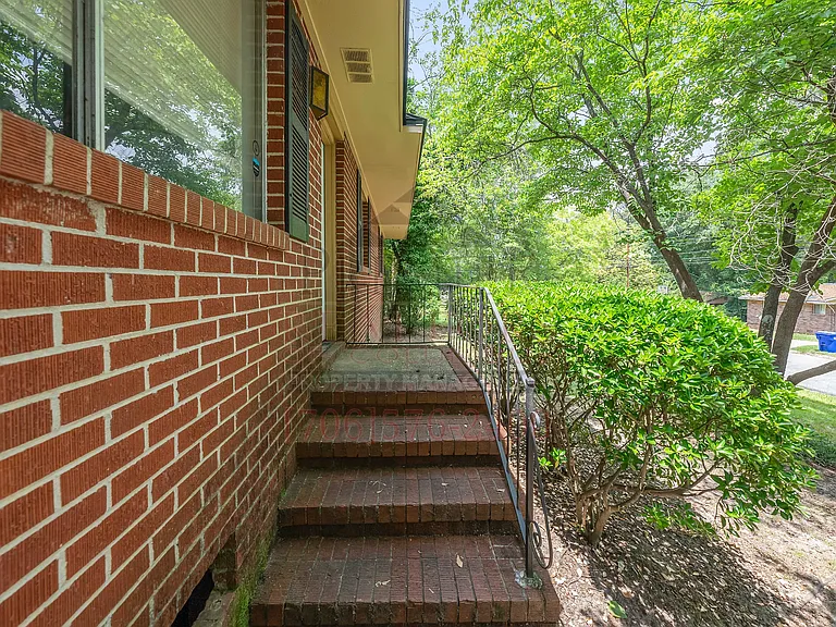 1722 Emerson Ave — Photo 8