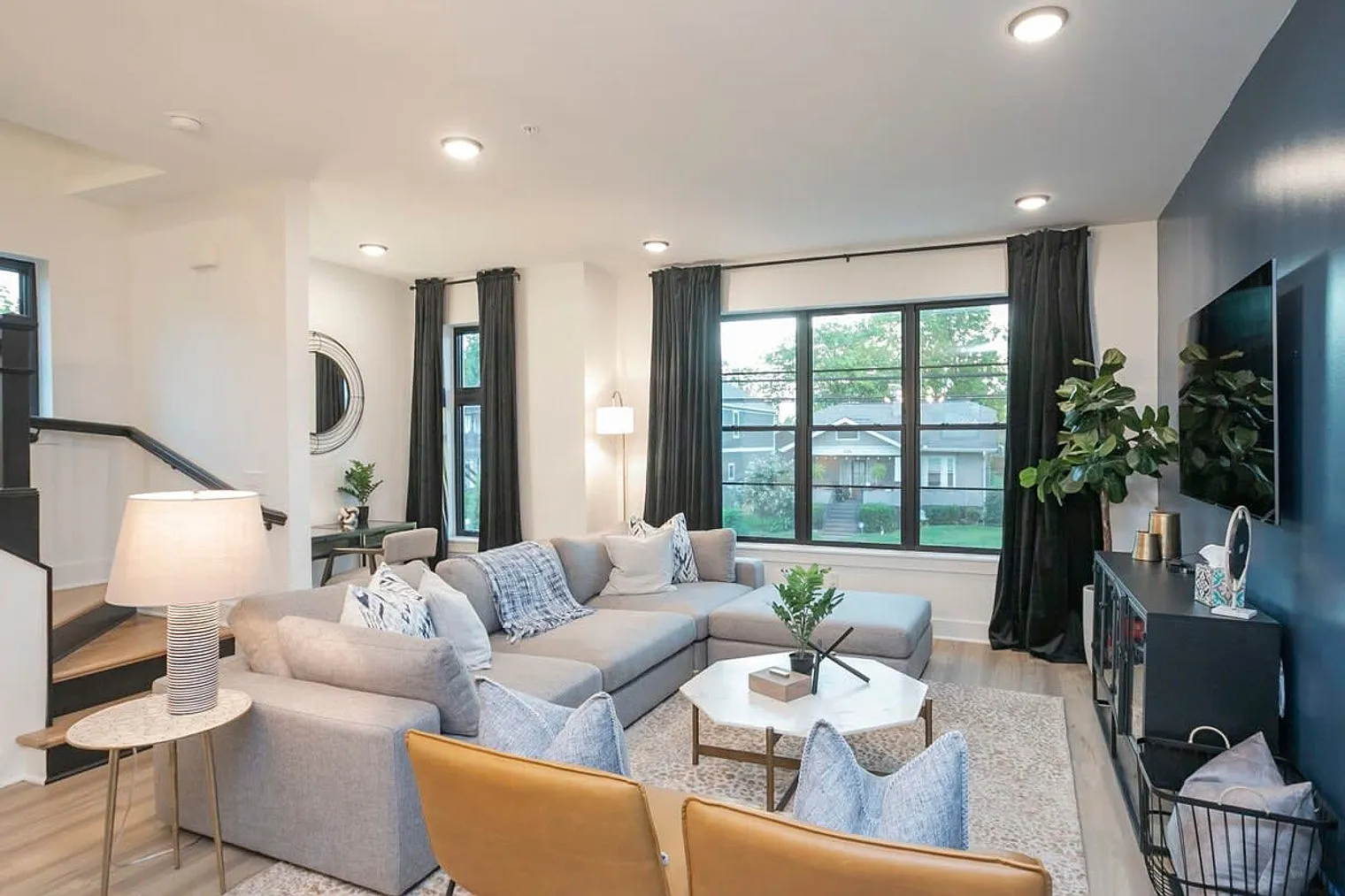 4 bed, 4.0 bath, 2174 sqft, $6,173 — Photo 1