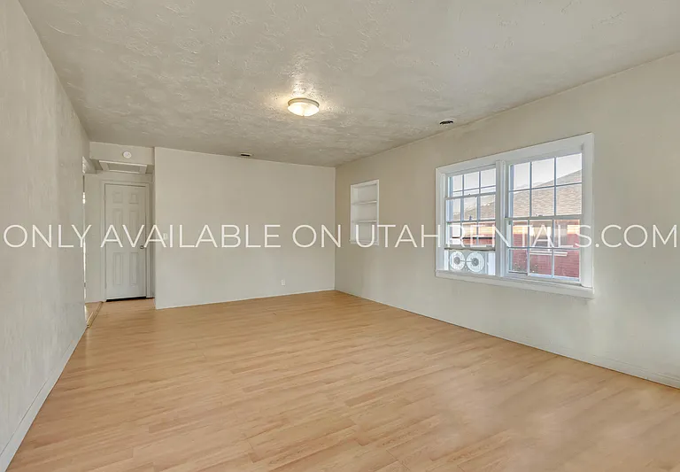 250 Franklin St — Photo 7