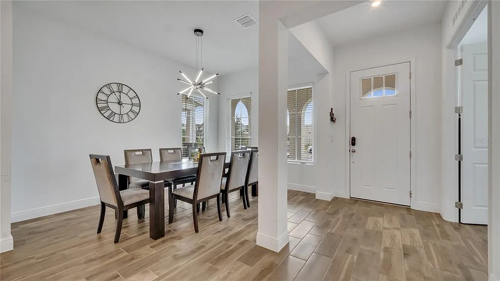 3 bed, 2.5 bath, 2266 sqft, $4,500 — Photo 4