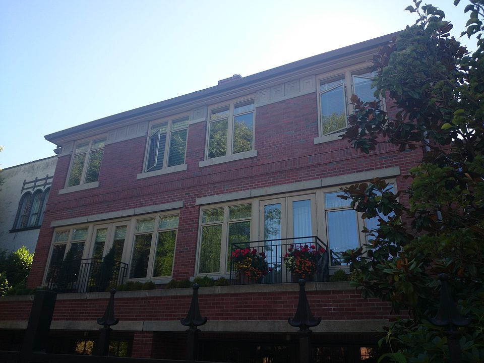 2nd image of 711 Harvard Ave E
