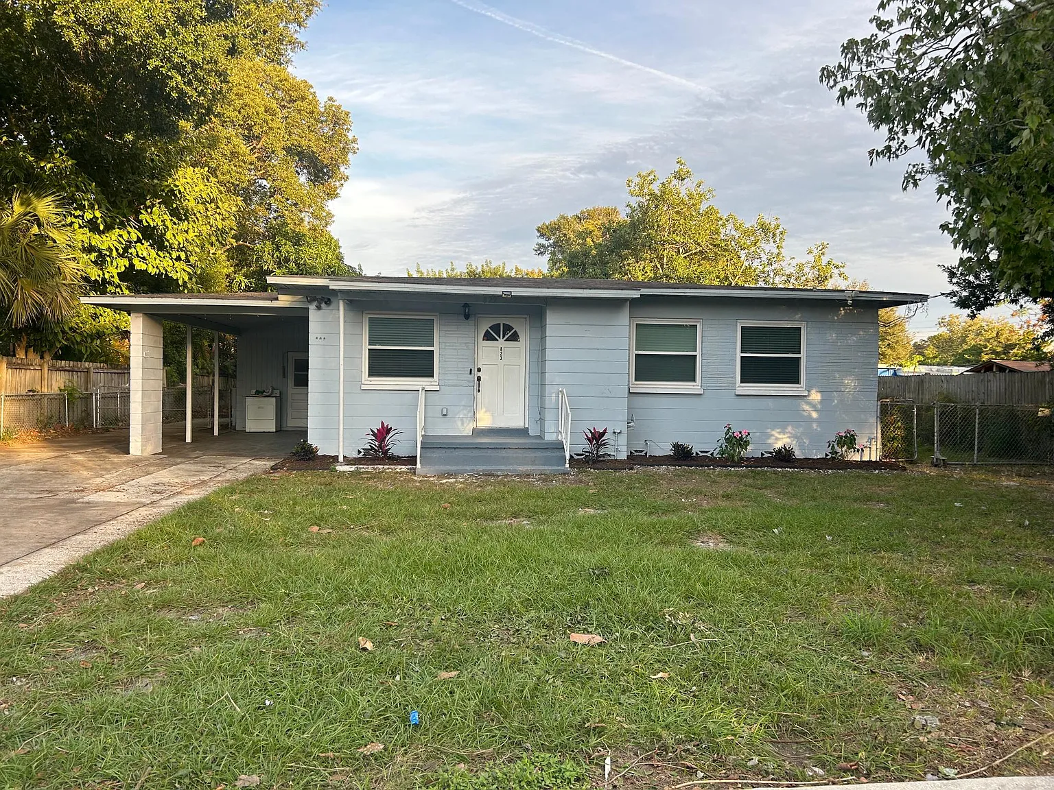 3 bed, 1342 sqft, $2,200 — Photo 1