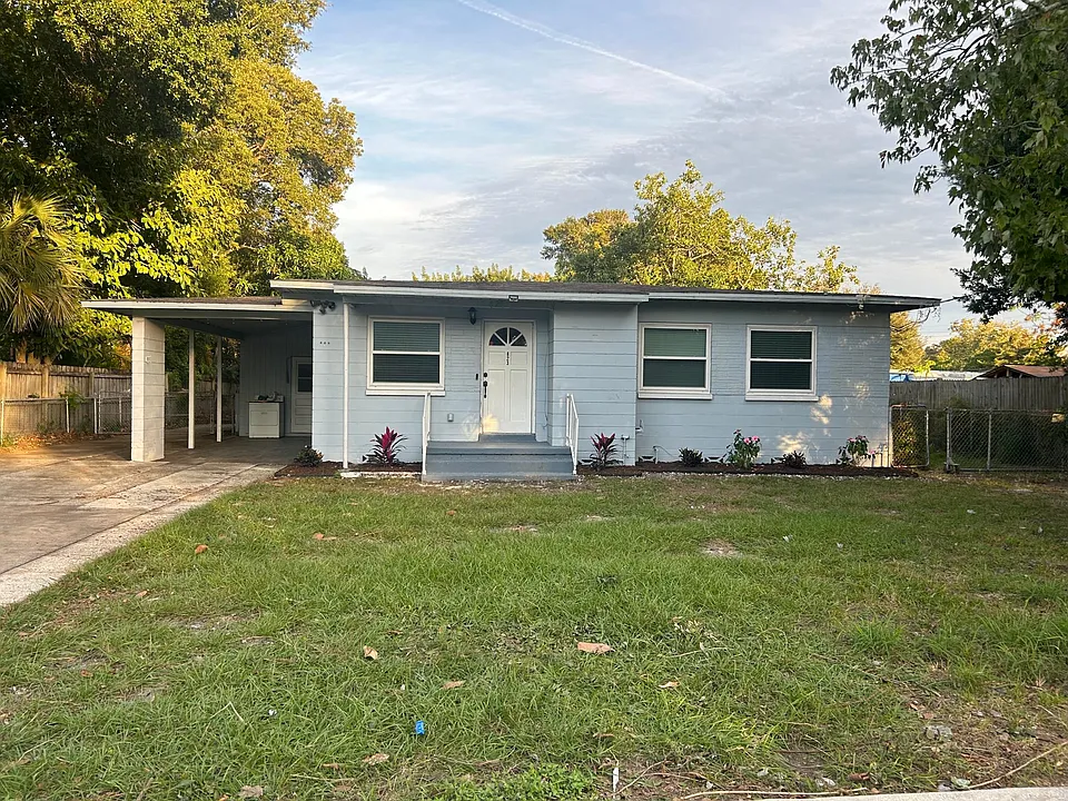 823 Romano Ave