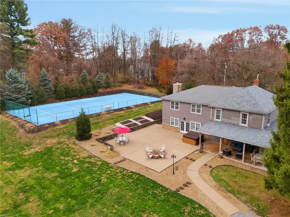 4021 Bakerstown Rd, Gibsonia, PA 15044