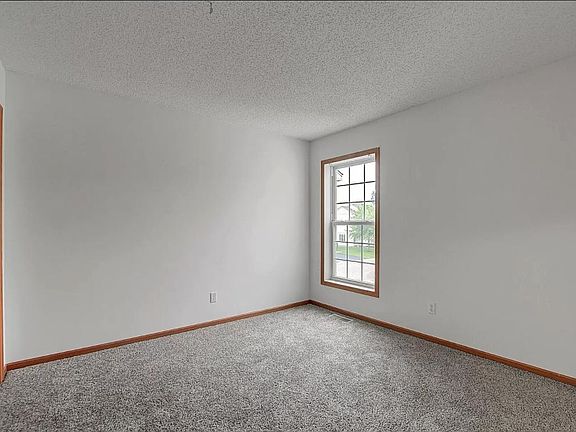 5th image of 5160 Farnham Dr N #5167