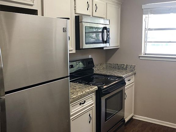 4th image of 205 Bucknell Ct