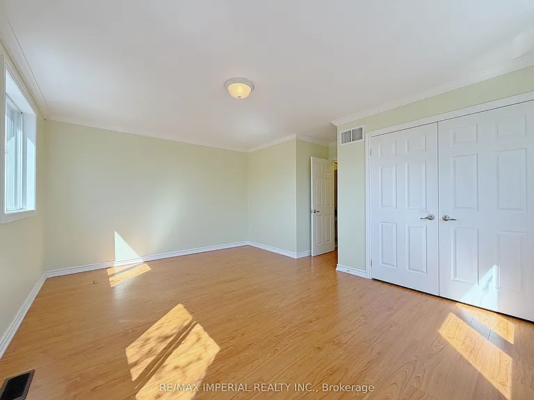 621A The Queensway — Photo 26
