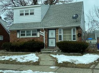 19433 Moross Rd, Grosse Pointe, MI 48224