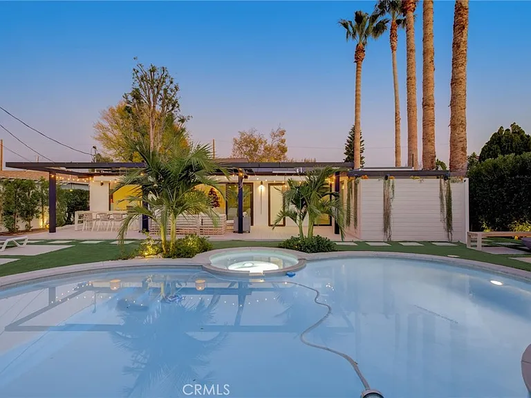 8161 Encino Ave — Photo 67