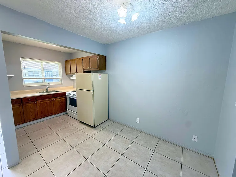 1958 Liberty St #2 — Photo 6