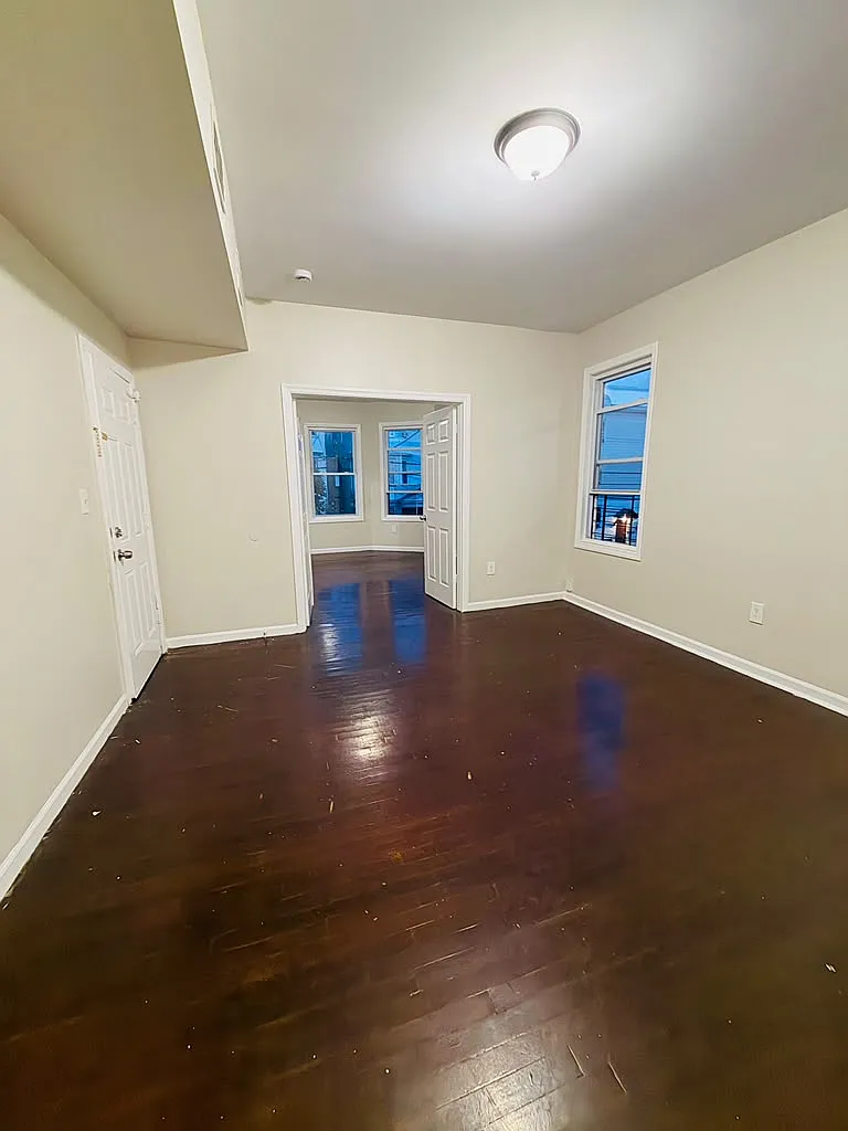 4 bed, $2,600 — Photo 4