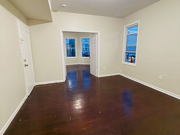 4th image of 655 S 19th St #2
