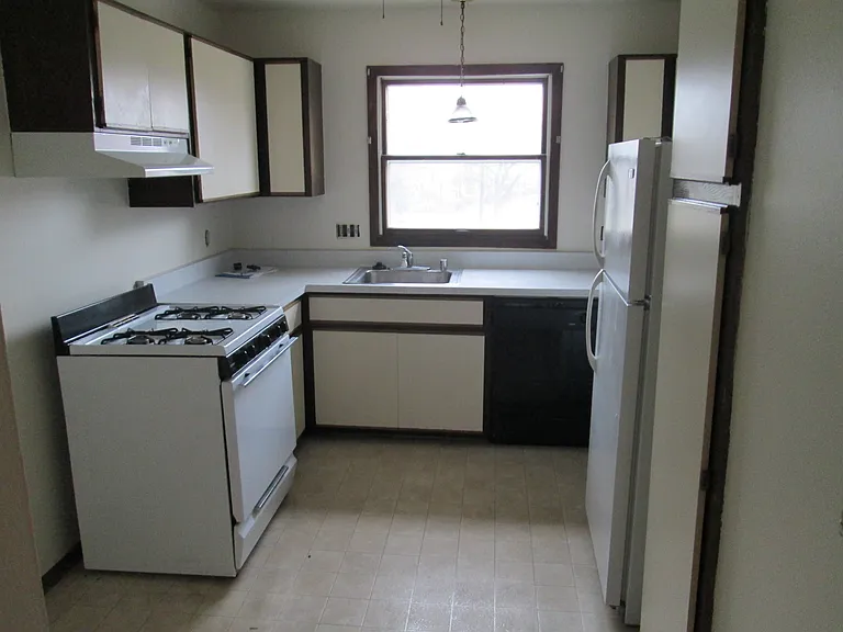 Rose Valley Apartments — Photo 10