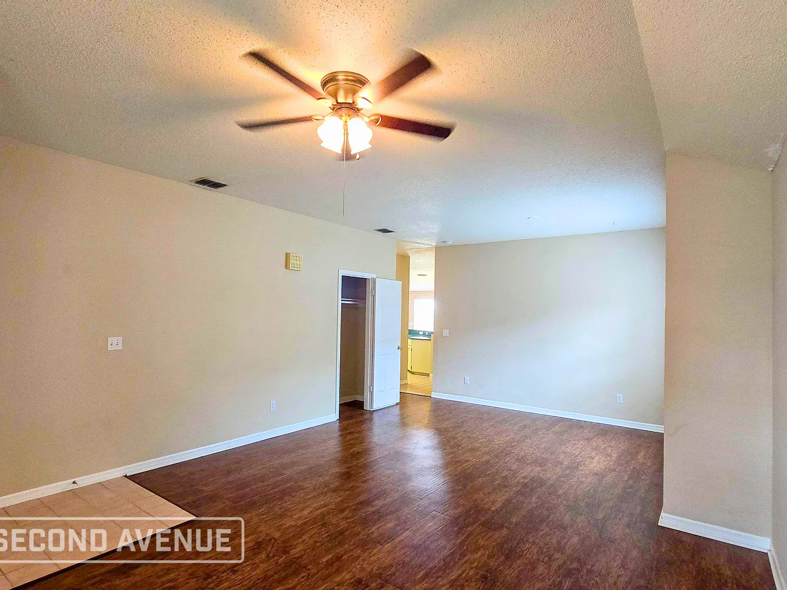 3 bed, 2.0 bath, 1808 sqft, $1,845 — Photo 3