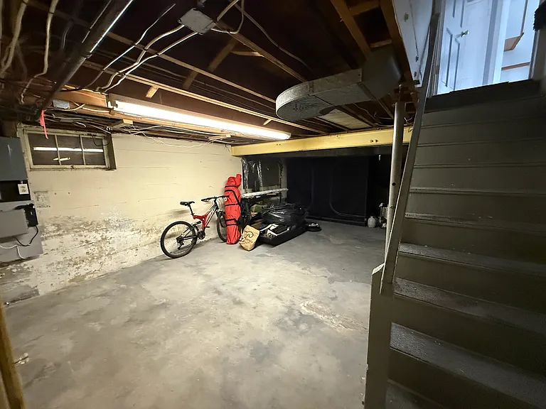 196 Clover St #1 — Photo 17