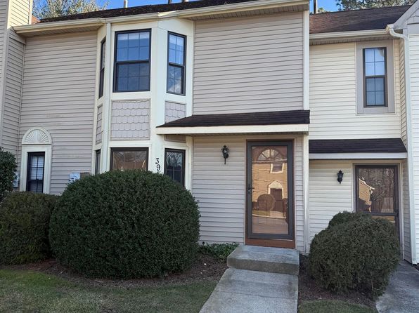 39 Cambridge Townhouse Dr #TOWNHOUSE