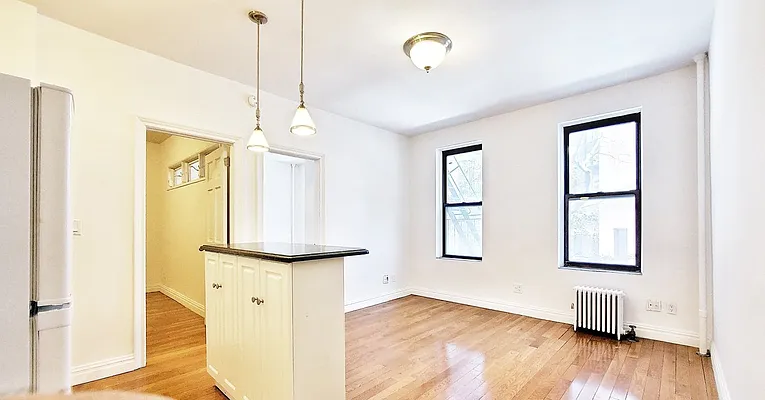 Rented by Avenues Real Estate | media 11