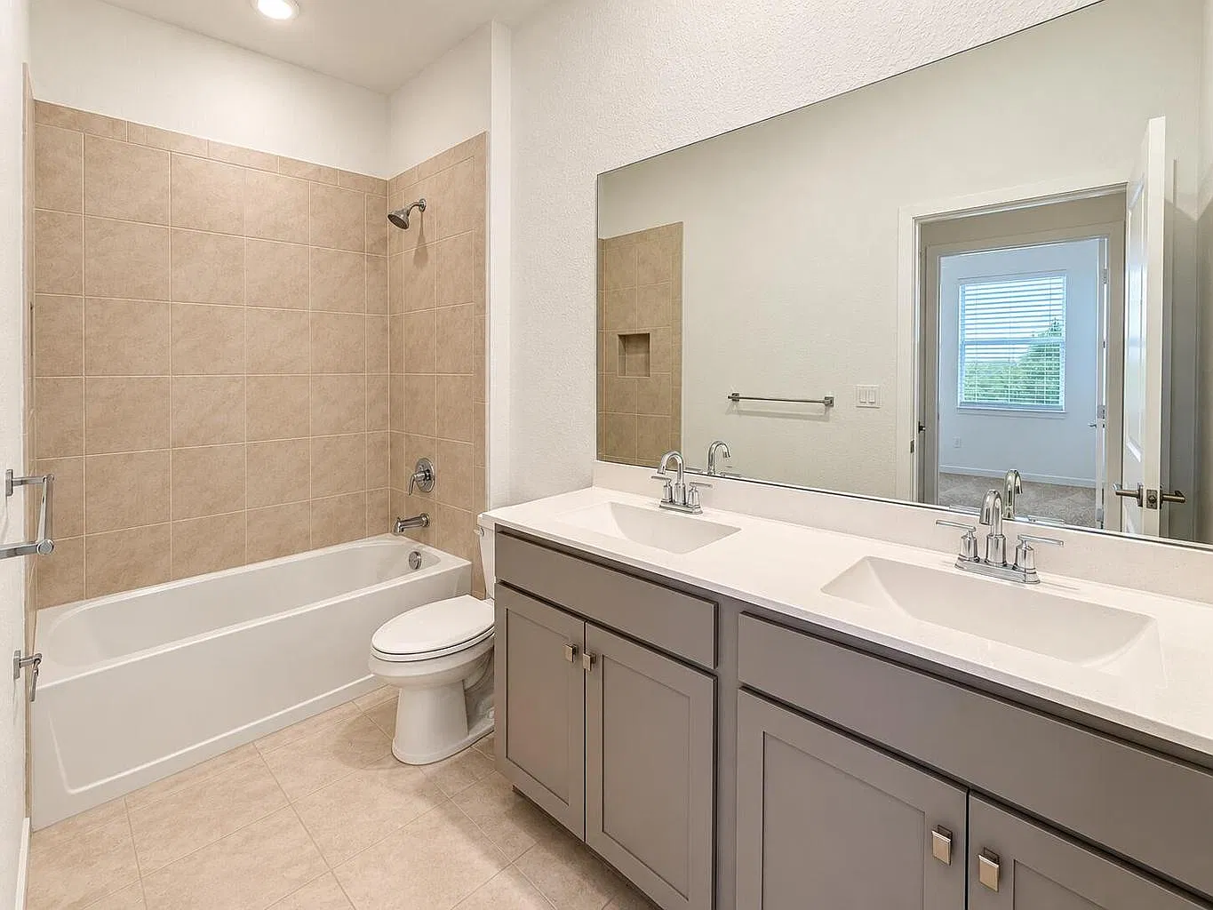 3 bed, 1791 sqft, $3,200 — Photo 3