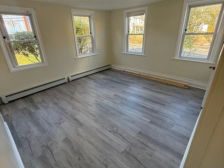 689 Main St #1N — Photo 5