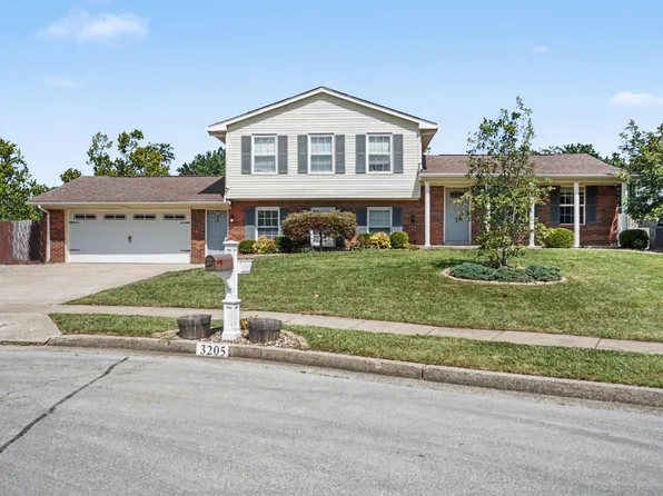 3205 Shoal Lake Dr, Lexington, KY 40515