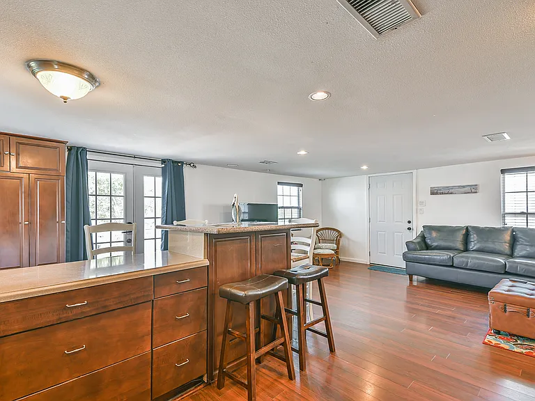 3919 San Jacinto Dr — Photo 4