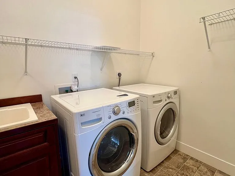 3875 Cameron Dr NE — Photo 30