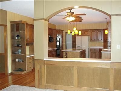3rd image of 233 Westpoint Ct