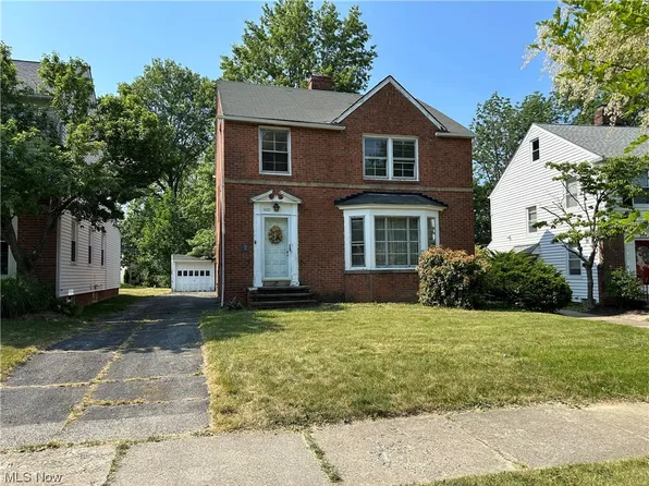 4337 Baintree Rd, University Heights, OH 44118