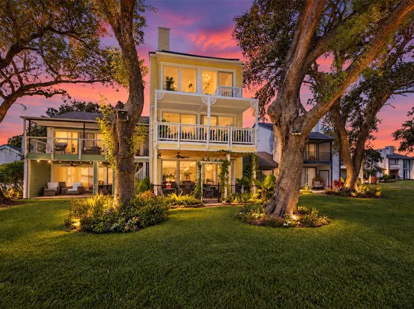 2011 Lakewood Ct, Willis, TX 77318