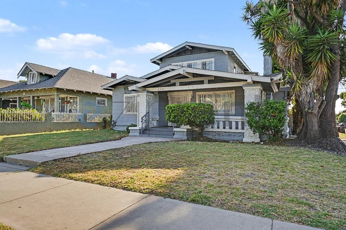5 bed, 2.5 bath, 2010 sqft, $4,850 — Photo 2