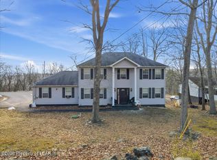 134 Durham Ct, Bushkill, PA 18324