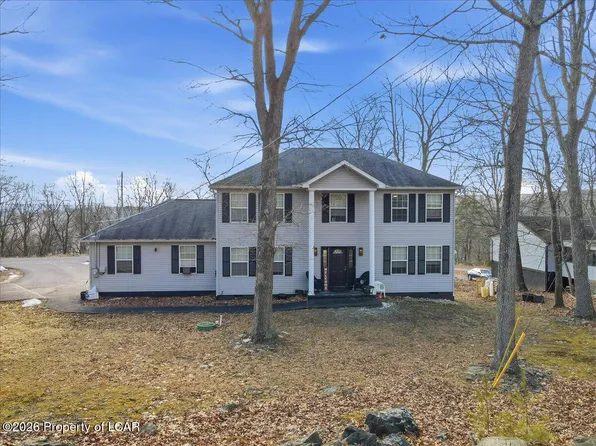 134 Durham Ct, Bushkill, PA 18324