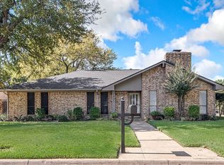 1321 Chestnut Rd, Mansfield, TX 76063