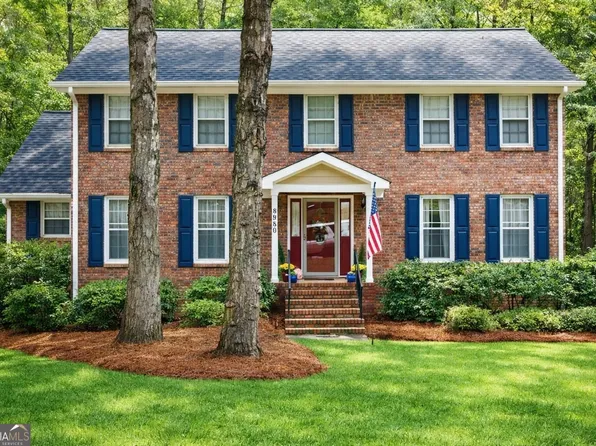 8980 Par Dr, Douglasville, GA 30134