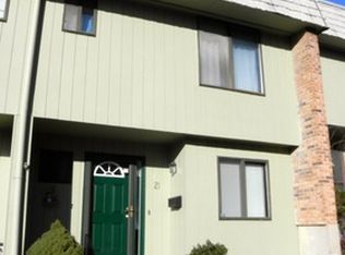 21 Hawthorn Ct, Cromwell, CT 06416