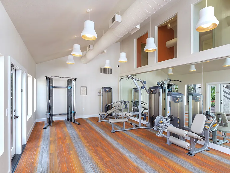 Windwood Knoll Apartment Homes — Photo 9