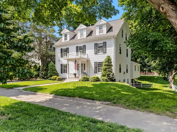 6 Leavitt St, Hingham, MA 02043