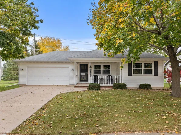 2724 S Summerset Dr, Appleton, WI 54915
