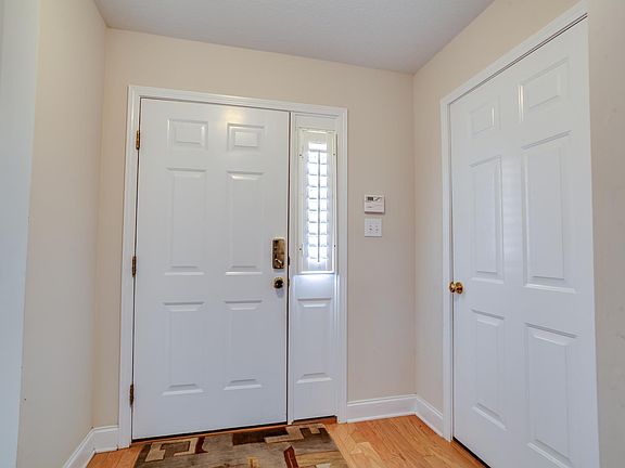 2nd image of 5928 Round Hill Ln