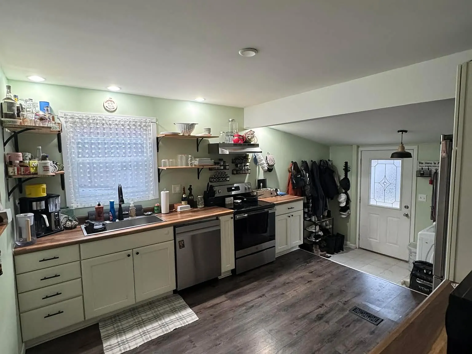 725 Franklin Ave — Photo 3